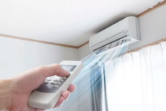 अवघ्या 22 हजारांत खरेदी करा Voltas AC, उन्हाळा करा कूल..कूल...