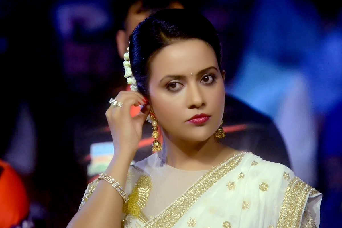 OMG! अमृता फडणवीस यांना चक्क वय जास्त असावं वाटतंय; पाहा काय म्हणतायत