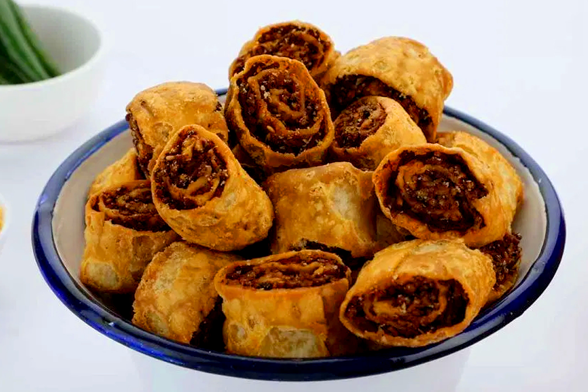 पुणे तिथे काय उणे! लसीकरणाच्या मोबदल्यात चितळेंची बाकरवडी, प्रतिसाद वाढवण्यासाठी नवी शक्कल