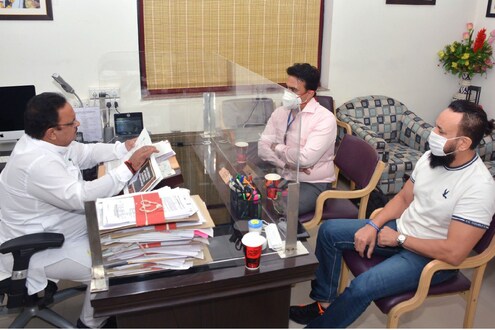 ‘सामान्य लोकांना देखील वेळ द्या’; सलमान खानच्या बॉडीगार्डला भेटणारे आरोग्यमंत्री झाले ट्रोल