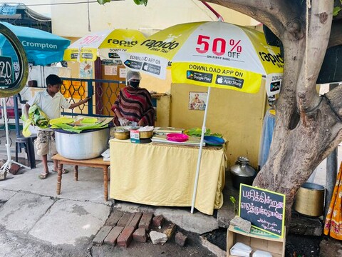 भारतीय संस्कृतीत भुकेल्यांना अन्नदान करण्याचे मोठे महत्त्व आहे. समाजातील गरजू आणि काबाडकष्ट करूनही पुरेसे अन्न मिळत नसलेल्यांची प्रत्येकाने आपापल्या क्षमतेनुसार अन्नदान करून सेवा करणे, हे एक महत्त्वाचे कर्तव्य मानण्यात आले आहे. 