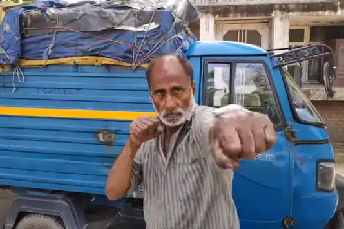 ‘दान नको मला काम द्या’; बेरोजगार बॉक्सरची अवस्था पाहून फरहान अख्तर झाला भावूक