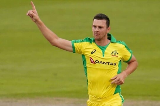 IPL 2021 : जोश हेजलवूडची जागा कोण घेणार? CSK च्या टीम मॅनेजमेंटनं दिलं उत्तर