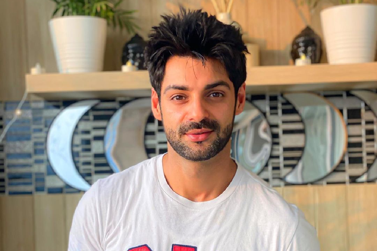 नागा साधुंवर टीका करणं अभिनेत्याला पडलं भारी; मिळतायेत जीवे मारण्याच्या धमक्या