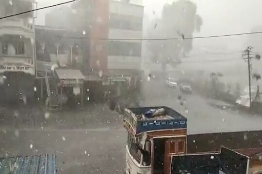 कोल्हापूर, नाशिक, जालन्याला अवकाळी पावसाने झोडपले; पाहा गारपिटीसह जोरदार पावसाचा VIDEO
