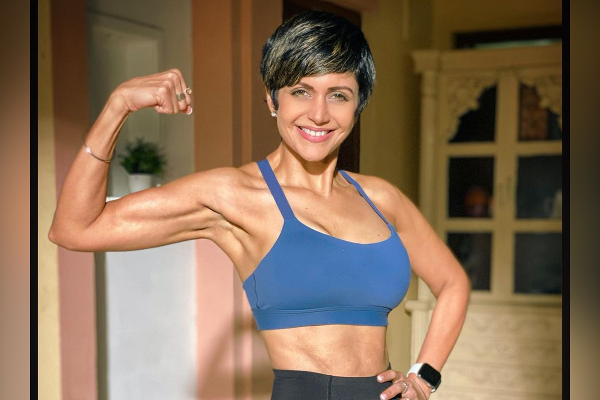 ना सर्जरी ना ड्रग्ज... काय आहे मंदिरा बेदीच्या सौंदर्याचं रहस्य?