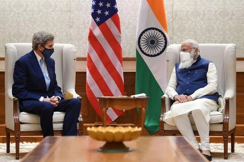 भारताकडून नेट-झिरो इमिशनला विरोध केला जात आहे. अमेरिकेचे पर्यावरण विषयावरचे विशेष दूत जॉन केरी (John Kerry) यांच्या भारत दौऱ्याच्या पार्श्वभूमीला Net Zero Emissions विषयी का चर्चा होतेय?