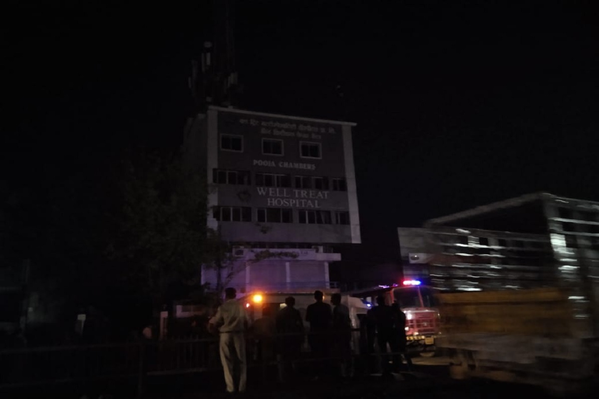 मुंबई, नाशिकनंतर आता नागपुरातील कोव्हिड केअर सेंटरला आग लागल्याची बातमी समोर येते आहे.