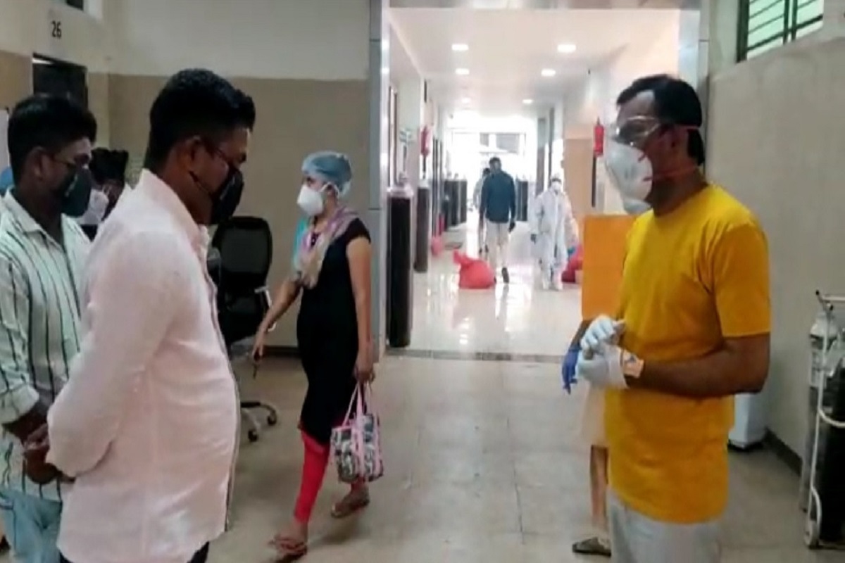 Covid रुग्णांना निकृष्ट दर्जाचे जेवण, रुग्णालयात उपचार घेणाऱ्या शिवसेना आमदाराने उघड केला कंत्राटदाराचा प्रताप