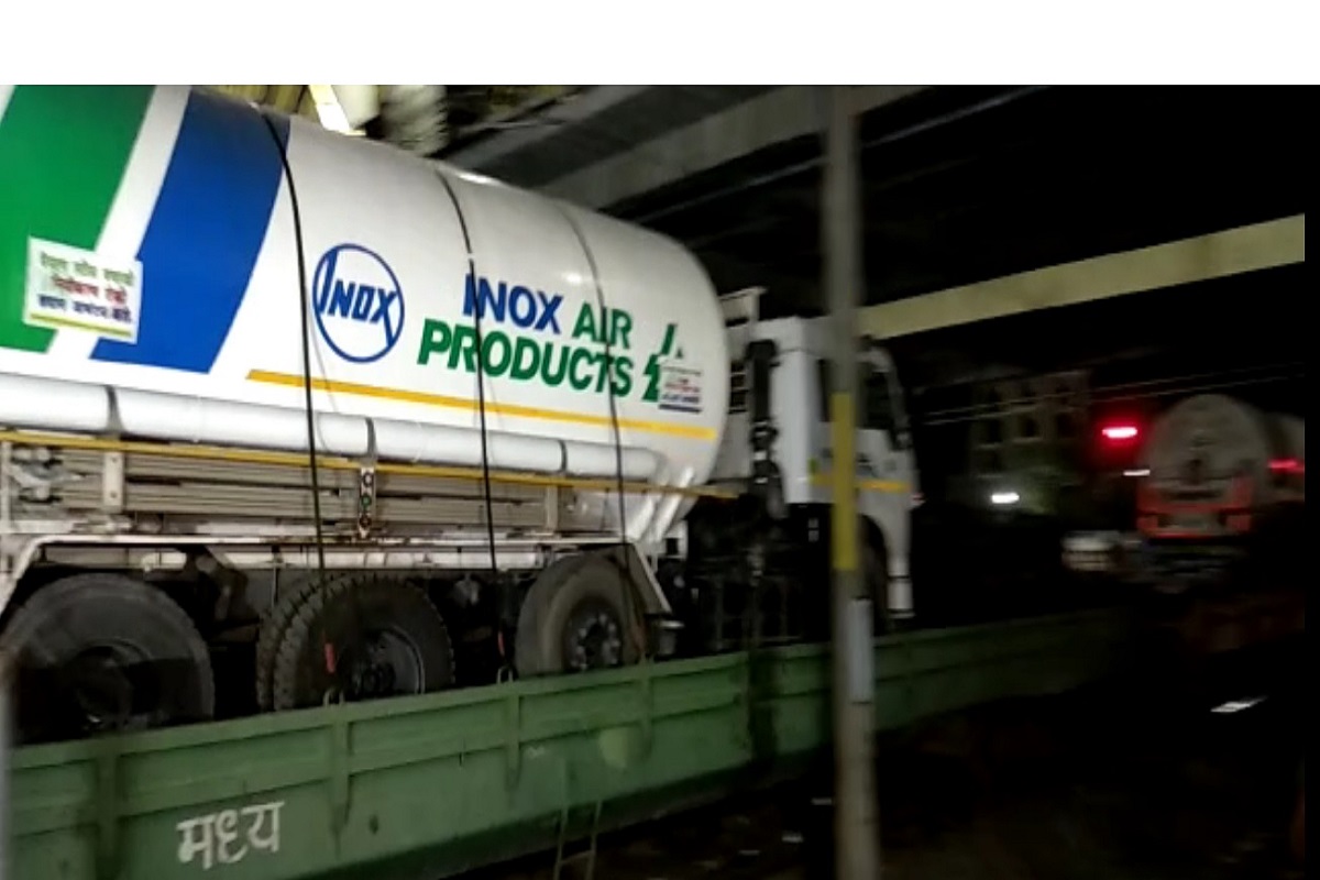 Good News: 'ऑक्सिजन एक्सप्रेस' महाराष्ट्रात दाखल; Oxygen तुटवडा होणार दूर