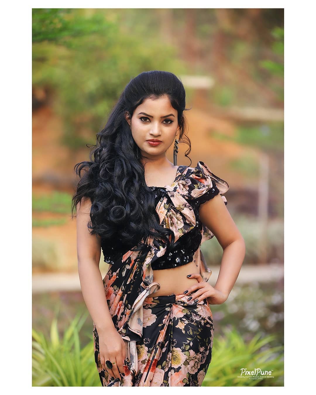 “आयुष्यात एक मोठा बदल लिहलेला होता तो घडून आला आणि ती मराठी चित्रपटसृष्टीमध्ये झळकली. अभिनयाचा काहीच वारसा नसलेल्या त्या मुलीला सुरुवातीला माहिती नव्हते हे नवीन जग काय असतं.” (Rajeshwari Kharat/Instagram) “आयुष्यात एक मोठा बदल लिहलेला होता तो घडून आला आणि ती मराठी चित्रपटसृष्टीमध्ये झळकली. अभिनयाचा काहीच वारसा नसलेल्या त्या मुलीला सुरुवातीला माहिती नव्हते हे नवीन जग काय असतं.” (Rajeshwari Kharat/Instagram)