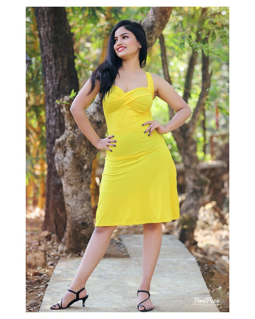 “कोणी अजूनही सोबत उभे आहेत. वेळ चांगली असो वाईट असो आपण सर्व माझ्यासोबत होता आणि आपण दिलेल्या प्रेमामुळे आज राजेश्वरी येथे पोहोचली आहे.” अशा शब्दात तिनं एक लांबलच पोस्ट शेअर करुन अनुभव सांगितला आहे. (Rajeshwari Kharat/Instagram) “कोणी अजूनही सोबत उभे आहेत. वेळ चांगली असो वाईट असो आपण सर्व माझ्यासोबत होता आणि आपण दिलेल्या प्रेमामुळे आज राजेश्वरी येथे पोहोचली आहे.” अशा शब्दात तिनं एक लांबलच पोस्ट शेअर करुन अनुभव सांगितला आहे. (Rajeshwari Kharat/Instagram)