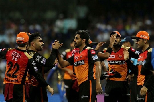 IPL 2021: डेव्हिड वॉर्नरची अचूक चाल, फक्त 4 बॉलमध्ये विराटचं 'ट्रम्प कार्ड' फेल