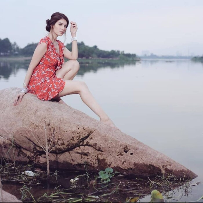 यावेळी देखील तिनं असंच एक बिकिनी फोटोशूट केलं आहे. मात्र हे फोटो पाहून काही नेटकरी तिच्यावर संतापले आहेत. (Saida Imtiaz/ Instagram)