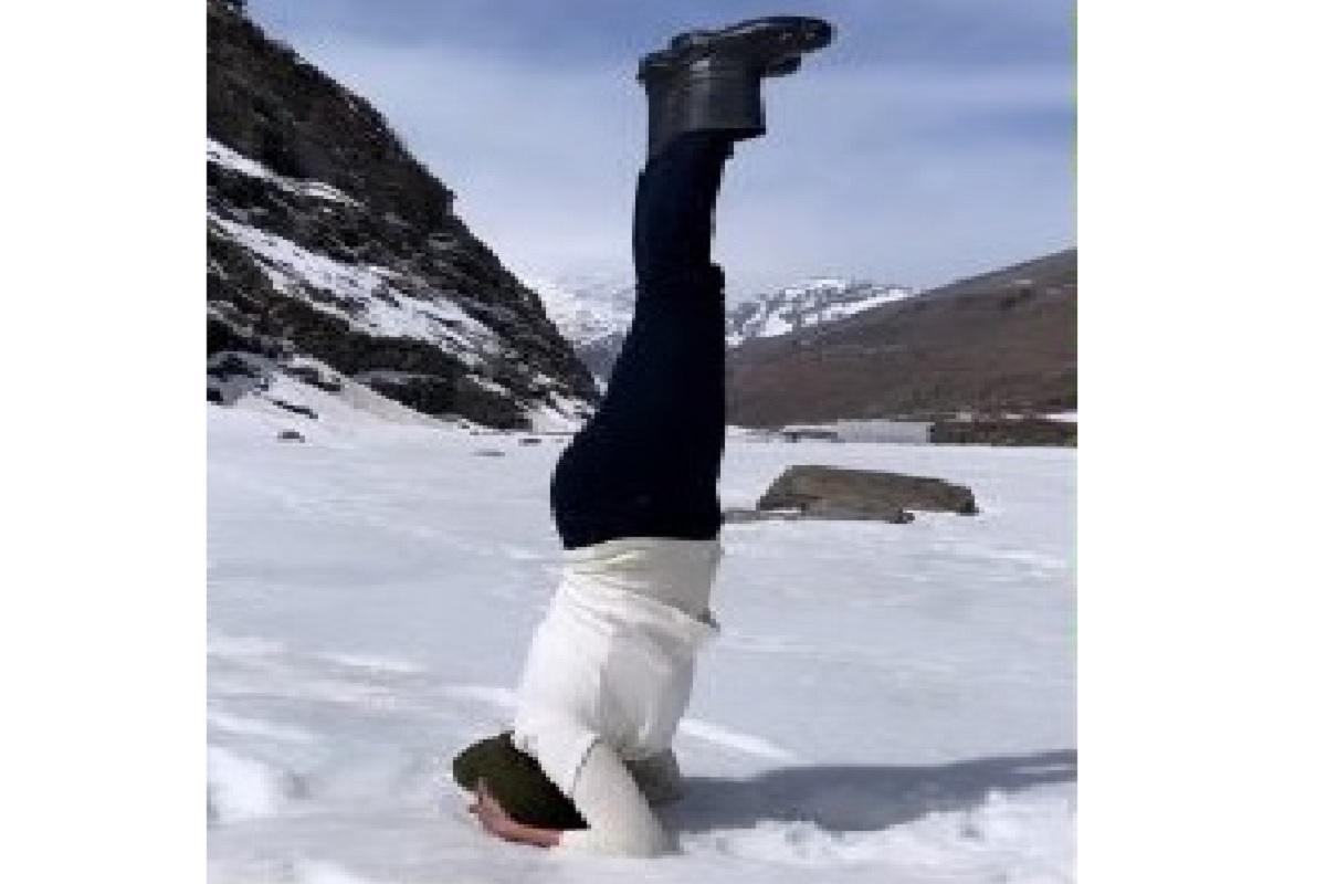 मराठी अभिनेत्रीचा Ice Yoga; VIDEO पाहून ऐन गरमीत गार व्हाल