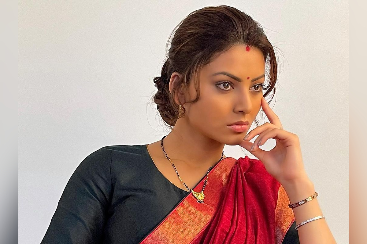 PHOTO: गळ्यात मंगळसूत्र… भांगेत कुंकू… उर्वशी रौतेलानं गुपचूप केलं लग्न?