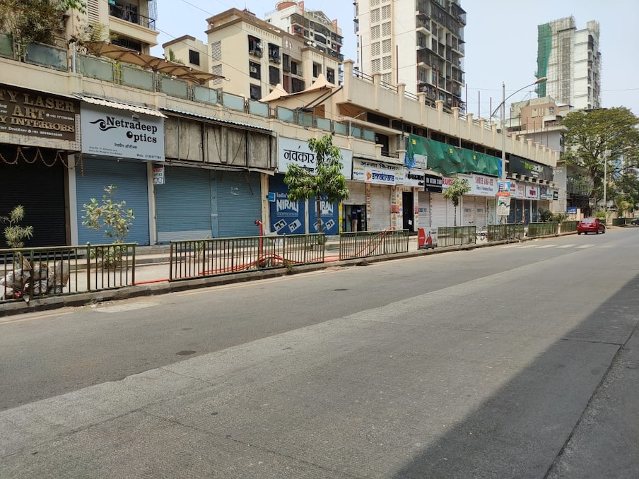 दुकानदार आणि नागरिकांनी दिलेल्या प्रतिसादामुळे कोरोनाचे संक्रमण रोखण्यास मदत होईल असा विश्वास प्रशासनाकडून व्यक्त केला जात आहे. (खारघर)