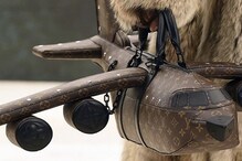 बाबो! खऱ्या विमानापेक्षाही महाग आहे Airplane shaped bag; किंमत वाचूनच गार व्हाल बाबो! खऱ्या विमानापेक्षाही महाग आहे Airplane shaped bag; किंमत वाचूनच गार व्हाल
