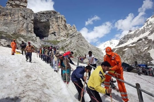 Amarnath Yatra: कोरोनाच्या वाढत्या रुग्णांमुळे अमरनाथ यात्रेबाबत मोठा निर्णय