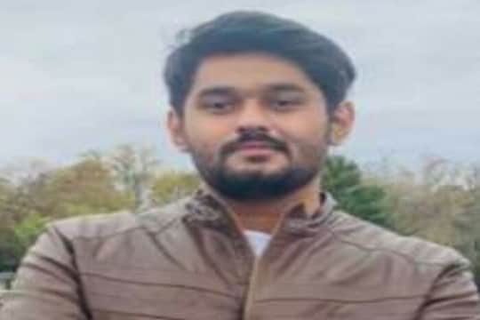 अमरावतीच्या विपुलचा लंडनमध्ये मृत्यू, तब्बल 18 दिवसांनंतर गावात आले पार्थिव