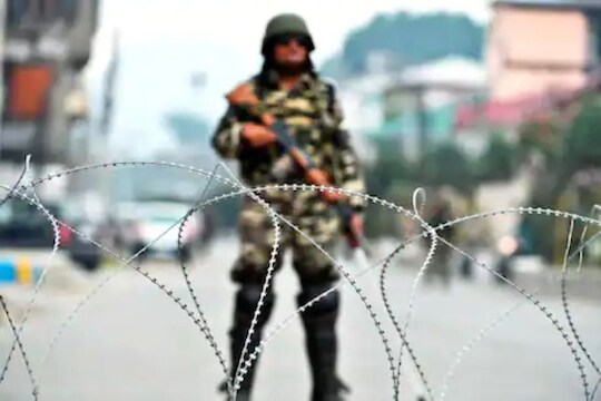 Jammu-Kashmir: अवंतीपोरात आणखी एक चकमक, सुरक्षा दलाकडून 2 दहशतवाद्यांना कंठस्नान