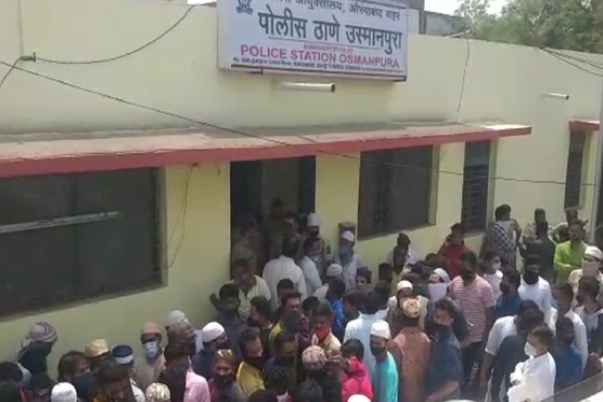 VIDEO: निर्बंध मोडल्याने पोलिसांनी केलेल्या मारहाणीत सलून चालकाचा मृत्यू? संतप्त नातेवाईकांचा ठिय्या