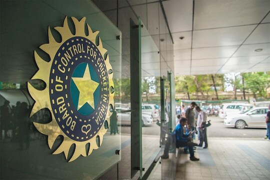 IPL 2021 : ...तोपर्यंत आयपीएल संपणार नाही, BCCI ची परदेशी खेळाडूंना हमी