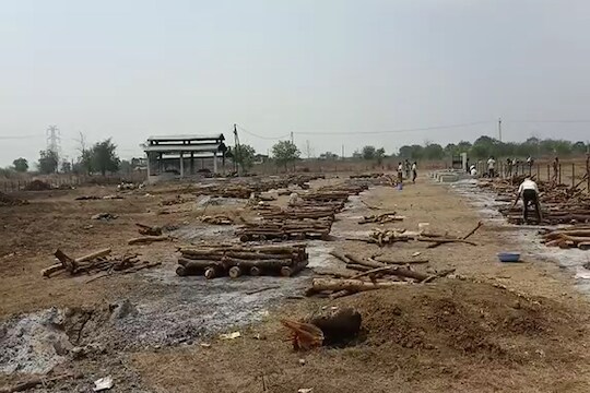 भयावह भंडारा, स्मशानभूमीत आधी सरण तयार, 20-25 जणांवर होतो अंत्यसंस्कार, VIDEO