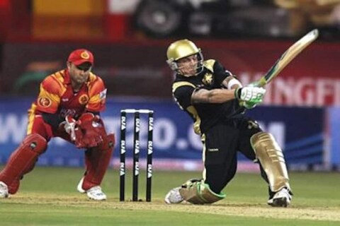 जागतिक क्रिकेटचा चेहरा मोहरा बदलणाऱ्या आयपीएल स्पर्धेचा जन्म (IPL) आजच्याच दिवशी (On This Day) 2008 साली झाला. कोलकाता नाईट रायडर्स (KKR) विरुद्ध रॉयल चॅलेंजर्स बंगळुरु (RCB) यांच्यामध्ये आयपीएलची पहिली मॅच झाली. 