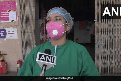 सॅल्यूट! चार महिन्यांची गर्भवती नर्स रमजानचे रोजे ठेवून कोविड रुग्णांची करतेय सेवा