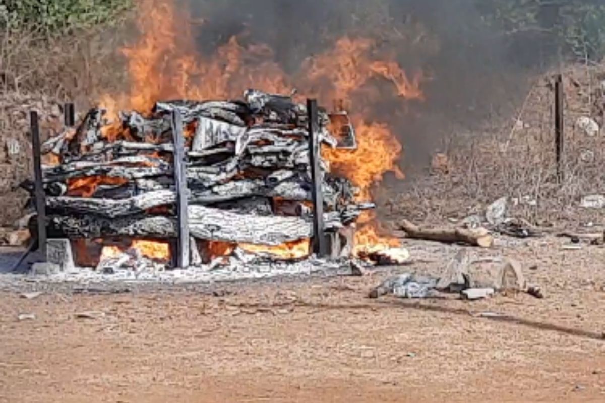 कोरोनामुळे स्मशानातील निखारे धगधगतेच; दापोलीतील घटना वाचून अंगावर काटा उभा राहील!