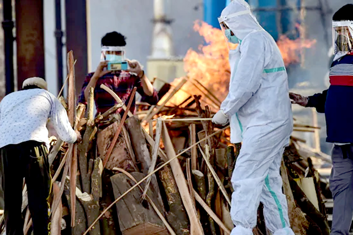 महाराष्ट्रात मृत्यूतांडव; कोरोना मृत्यूचा आकडा एक लाख पार; फक्त 4 महिन्यांतच निम्मे बळी