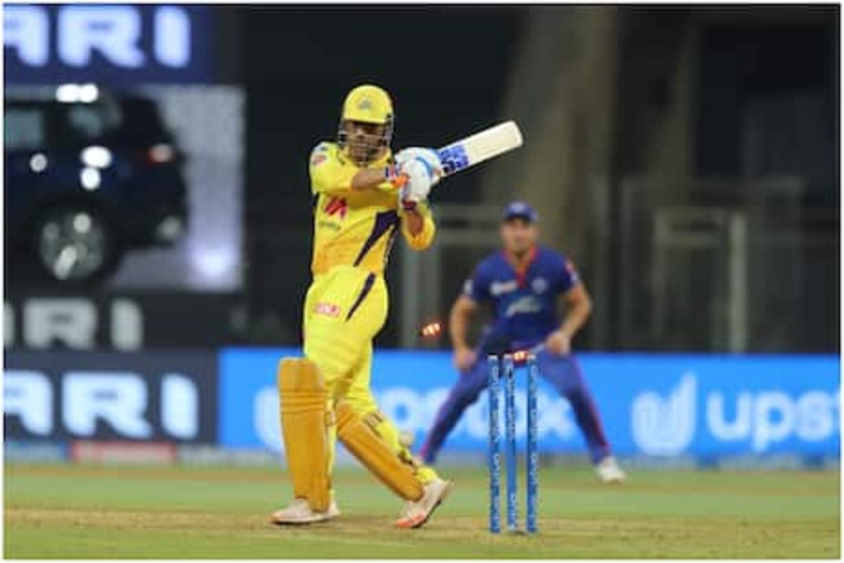 IPL 2021: पहिल्या मॅचमधील पराभवानंतर धोनीला आणखी एक मोठा धक्का!