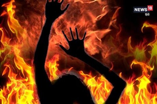 कोल्हापूरात मध्यरात्री अंगावर पेट्रोल टाकून सासूला पेटवलं; पोलीस हवालदार सुनेचा प्रताप