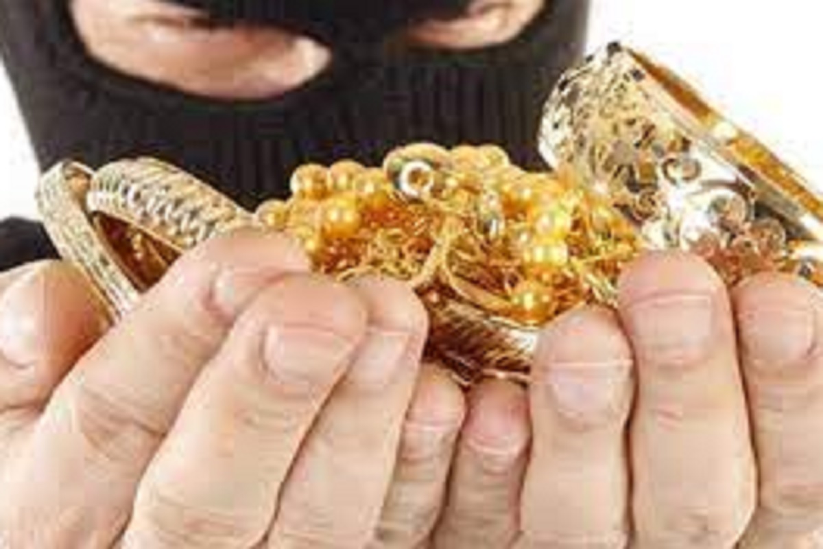 पुण्यातील दागिने पॉलिश करणाऱ्या व्यावसायिकाला कारागिराने घातला गंडा; 36 लाखांचे दागिने घेऊन फरार