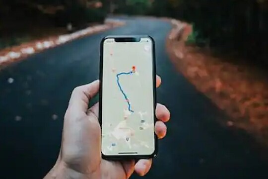 Google चं जबरदस्त फीचर, Driving करताना Speed Limit पार केल्यास Google Maps करेल अलर्ट