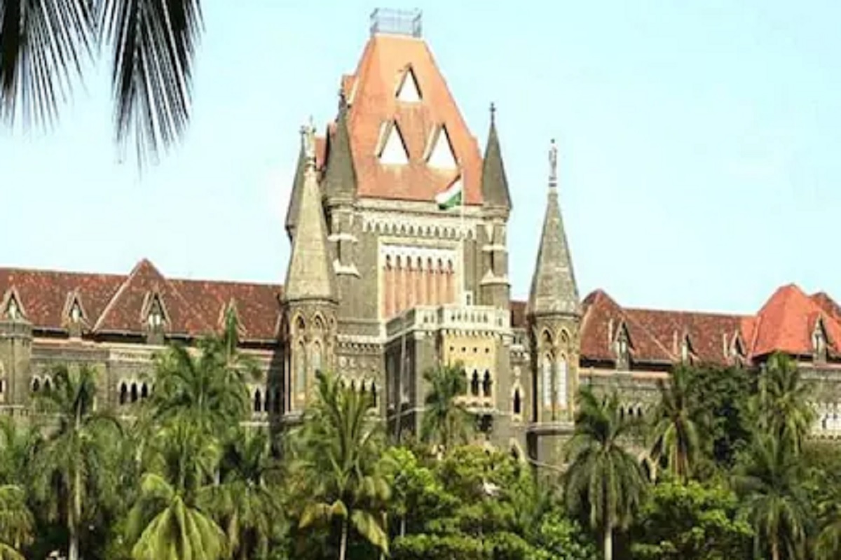 ...तर त्यासाठी WhatsApp ग्रुपचा अॅडमिन जबाबदार नाही; मुंबई हायकोर्टाचा मोठा निर्णय