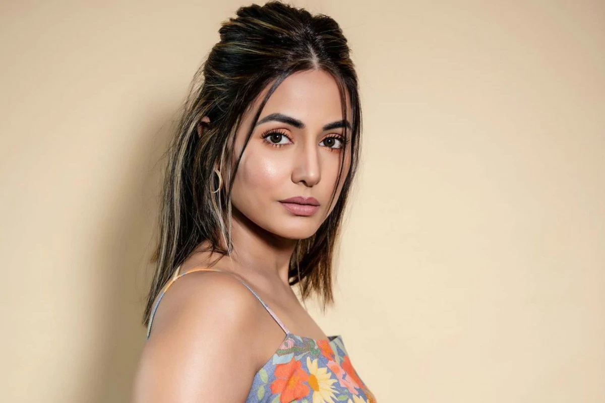 अभिनेत्री हिना खानवर कोसळला दु:खाचा डोंगर; अगदी जवळच्या व्यक्तीचं निधन