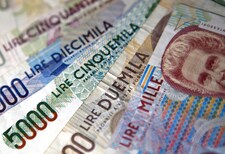 15 वर्षे नोकरीला मारली दांडी; तरी खात्यात जमा झाला 5 कोटी रुपये पगार