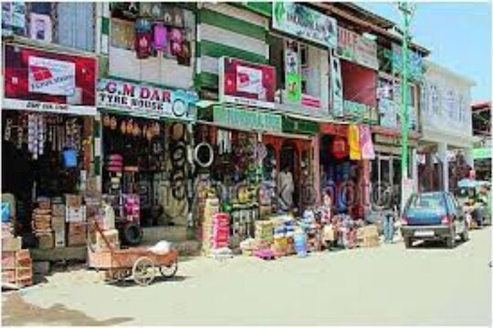 राज्यातील निर्बंध अधिक कडक; किराणा दुकानाच्या वेळांमध्ये झाला मोठा बदल