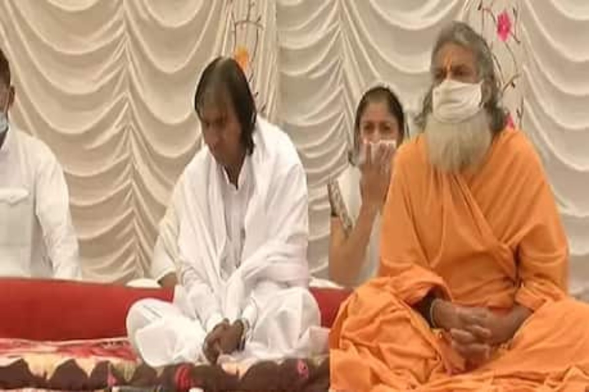 गुजरातमधील समाधी प्रकरणाचा नाट्यमय अंत, भक्तांची माफी मागत महंतांची मोठी घोषणा