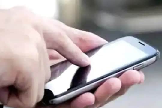 सावधान! WhatsApp चे मेसेज वाचून ऑटो रिप्लाय करतं हे धोकादायक App, तुमच्याकडेही असेल तर लगेच करा डिलीट