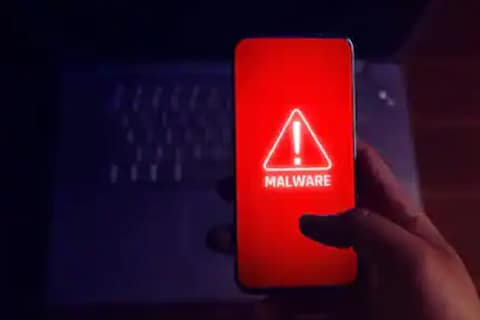 मागच्या महिन्यात फ्लुबॉट मालवेअर (Flubot Malware) नावाचा व्हायरस आला होता. या मालवेअरच्या माध्यमातून मेसेज (Message) पाठवून हॅकर्स स्मार्टफोन हॅक करत होते. आता पुन्हा एकदा हा व्हायरस समोर आला आहे.