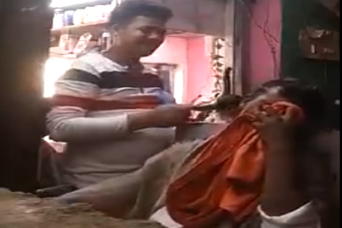 केस कापताना लहान मुलांसारखा ढसाढसा रडू लागला; तरुणाचा सलूनमधील मजेशीर VIDEO पाहा
