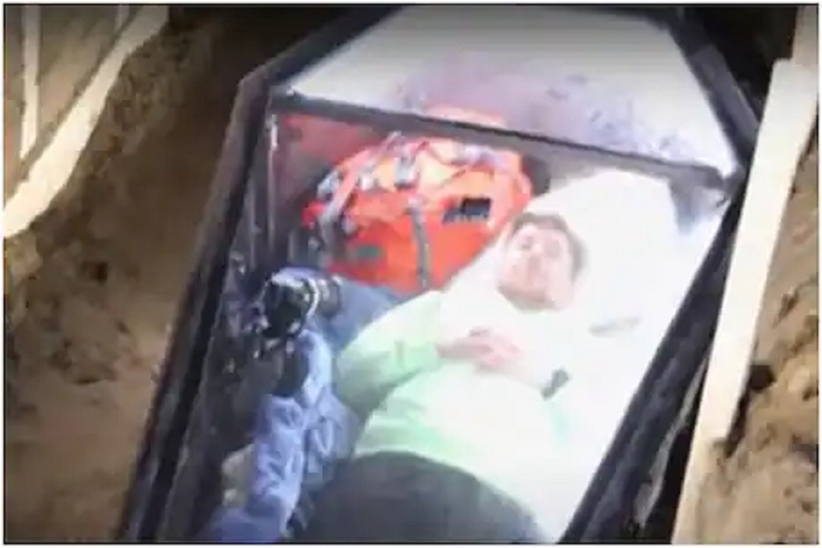 Shocking! शवपेटीत तब्बल 50 तास जिवंत दफन झाला आणि...; VIDEO पाहूनच हादराल