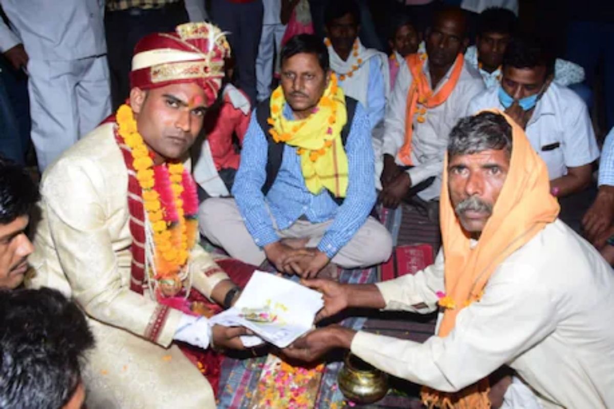 वराचं वागणं वधूला खटकलं; ऐनवेळी नकार दिल्यानं नवरदेवाला लग्नाविनाच माघारी परतावं लागलं