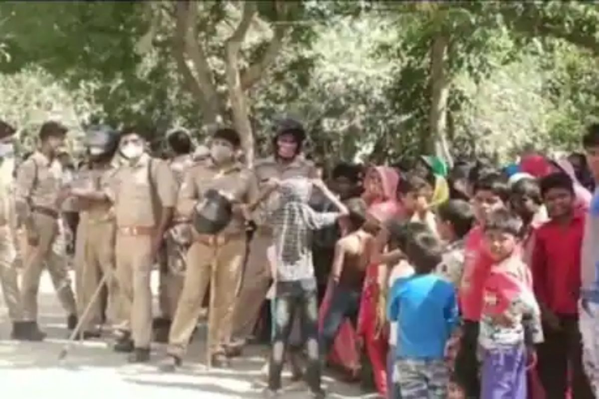 भयंकर! अंधश्रद्धेला बळी पडून एअरफोर्सच्या कर्मचाऱ्यानं उचललं टोकांचं पाऊल, चाकुने भोसकून चुलतीला संपवलं