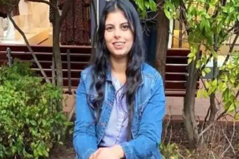 Murder in Australia: एकतर्फी प्रेमातून (One side love) भारतीय तरुणीची ऑस्ट्रेलियामध्ये हत्या (Indian women murder in Australia) केल्याची एक धक्कादायक घटना समोर आली आहे. तरुणीची हत्या केल्यानंतर आरोपीनं तिचा मृतदेह शहरापासून 400 किमी दूर नेवून पुरला आहे.