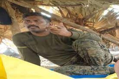 छत्तीसगडच्या बीजापूरमध्ये (Bijapur- Sukma Border) गेल्या काही दिवसांपूर्वी नक्षलवाद्यांविरोधात झालेल्या चकमकीनंतर बेपत्ता झालेले जवान राकेश्वर सिंह मनहास यांची नक्षलवाद्यांच्या तावडीतून सुटका झाली आहे.