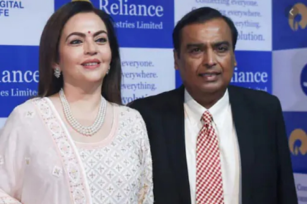 मुंबईनंतर Reliance Foundation ची गुजरातमध्ये मोठी मदत; कोरोनारुग्णांना मोफत देणार 1000 बेड्सची सोय